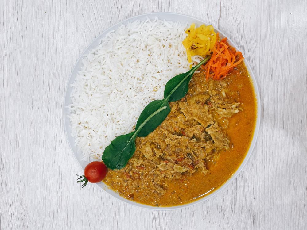 【5点セット】無添加・減塩・グルテンフリーの冷凍スパイスカレー （合鴨のカレー 、牛すじ煮込みカレー 、イエローチキンカレー 、自家製粒マスタードの海老カレー 、黒酢とココナッツミルクのポークカレー）