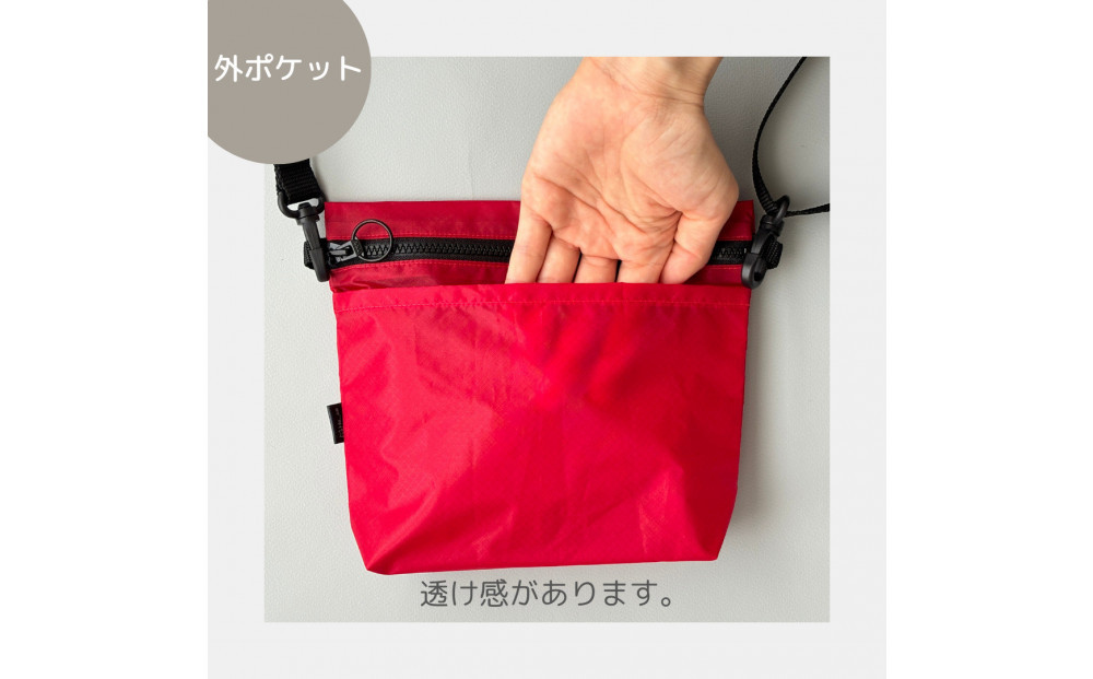 【赤】雨の日にも！ポケット付き軽量ナイロンショルダーバッグ　サコッシュ　撥水ポシェット