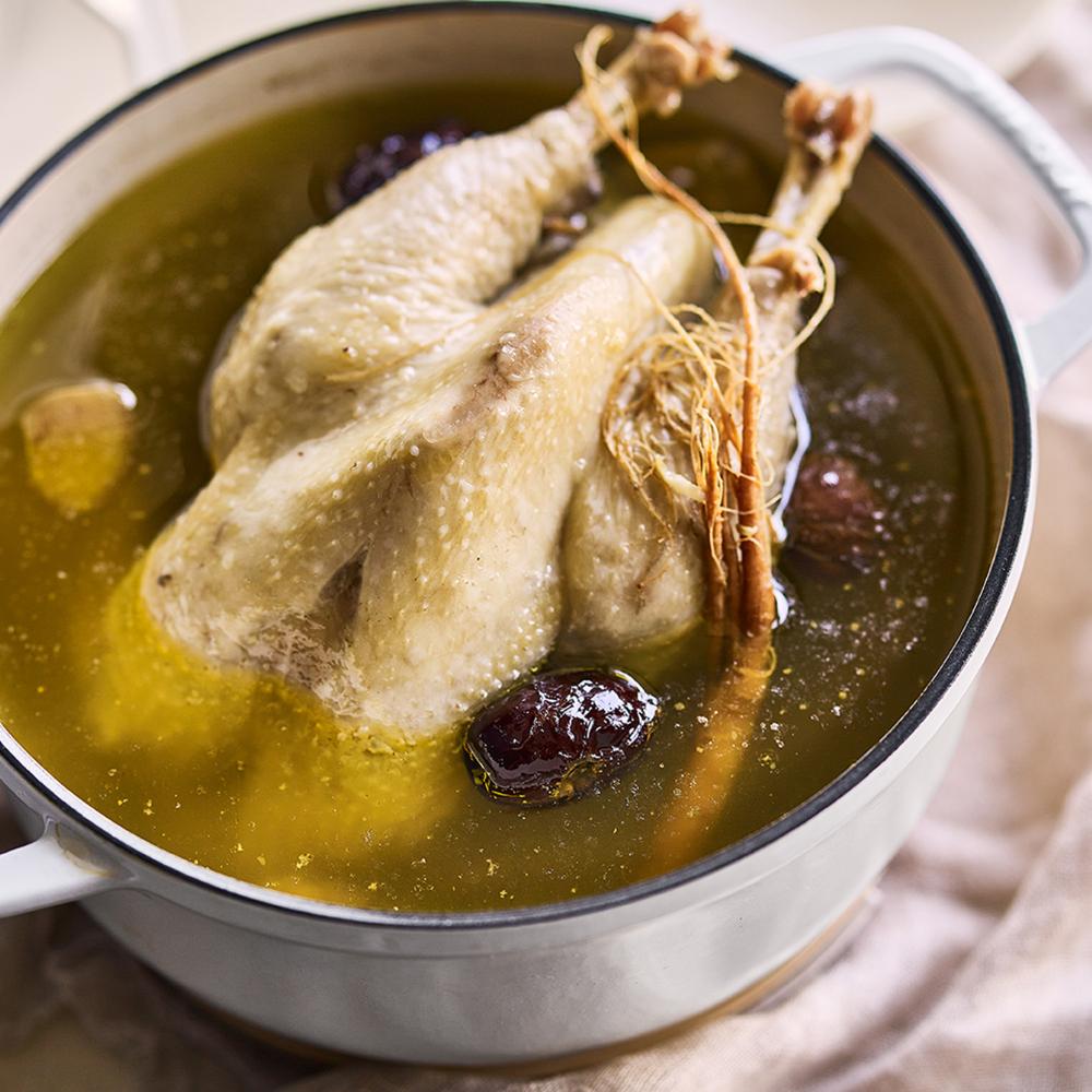 バーミキュラ オーブンポット2 26cm（マットクラウドピンク） | 鍋 なべ ホーロー鍋 調理器具 キッチン用品 VERMICULAR ガス火 ガス IH IH対応 エナメル加工 高級感 おしゃれ 無水調理 煮込み 蒸し 焼き 長持ち ギフト プレゼント 人気 おすすめ 送料無料