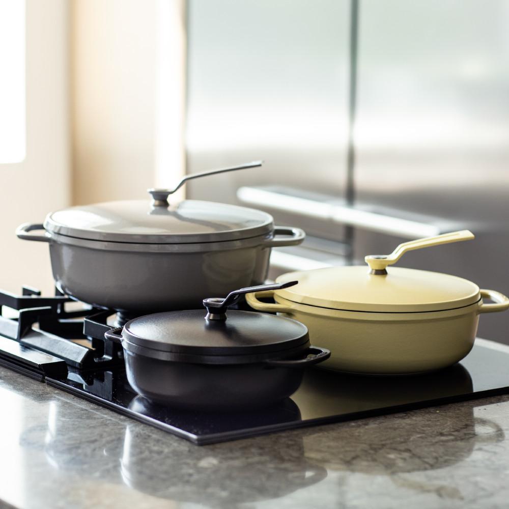 バーミキュラ オーブンポット2 26cm 浅型（ヘーゼルナッツブラウン／セルフスタンディングリッド） | 鍋 なべ ホーロー鍋 調理器具 キッチン用品 VERMICULAR ガス火 ガス IH IH対応 エナメル加工 高級感 おしゃれ 無水調理 煮込み 蒸し 焼き 長持ち ギフト プレゼント 人気 おすすめ 送料無料