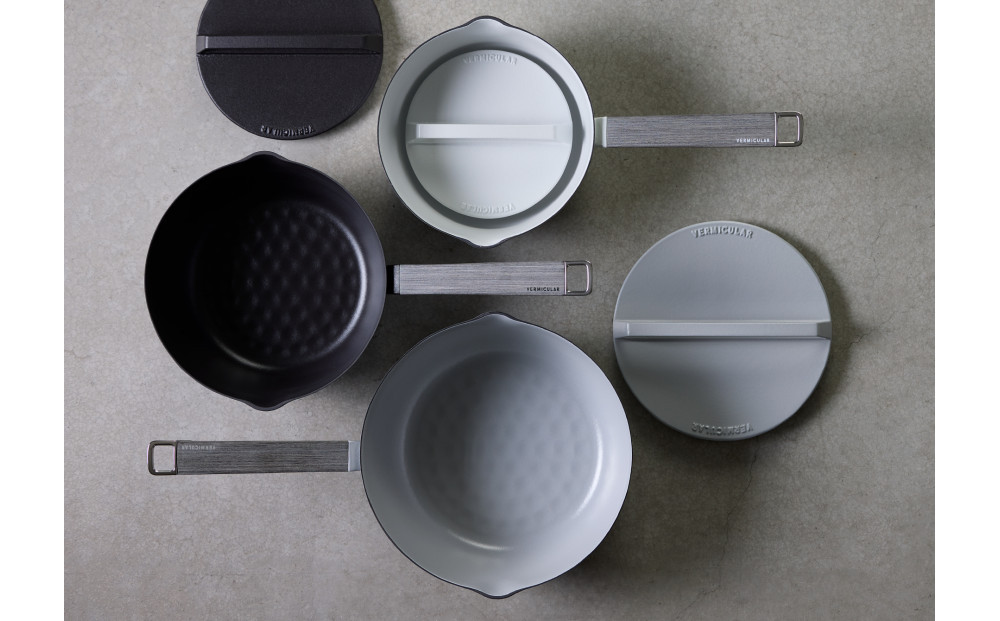 VERMICULAR YUKIHIRA 20cm ＆ドロップリッド＆専用ステンレスリッド（マットブラック） | 鍋 なべ 雪平鍋 調理器具 キッチン用品 VERMICULAR 鋳物ホーロー鍋 片手鍋 日本製 ガス火 ガス IH IH対応 和食 煮込み みそ汁 高級 おしゃれ ギフト プレゼント 人気 おすすめ 送料無料