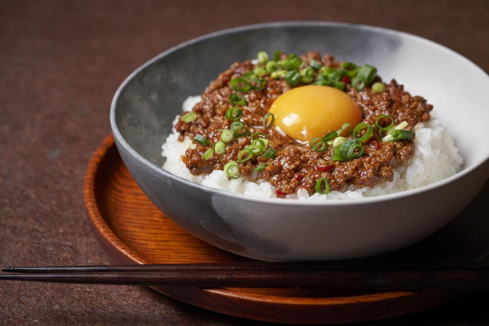 【ギフト】矢場とん 中華セット レンジで簡単！ 豚まん・カレーまん・シューマイ・煮豚・台湾みそ | 中華セット 豚まん カレーまん シューマイ 煮豚 台湾みそ レンジ調理 簡単調理 人気 おすすめ 中華 点心 肉まん 饅頭 惣菜 ご当地グルメ 名古屋めし 老舗 名店  ギフト プレゼント 送料無料