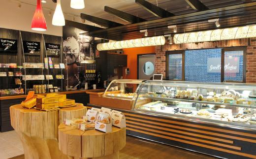 全長48cm日本一長いチーズケーキ「ブリッジチーズケーキ」ふるふわ食感