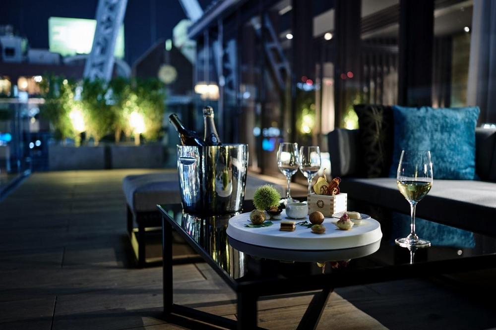 世界初！電波塔に泊まれる「THE TOWER HOTEL NAGOYA」　　　　　スイートルーム ペア宿泊券（1泊2食付）