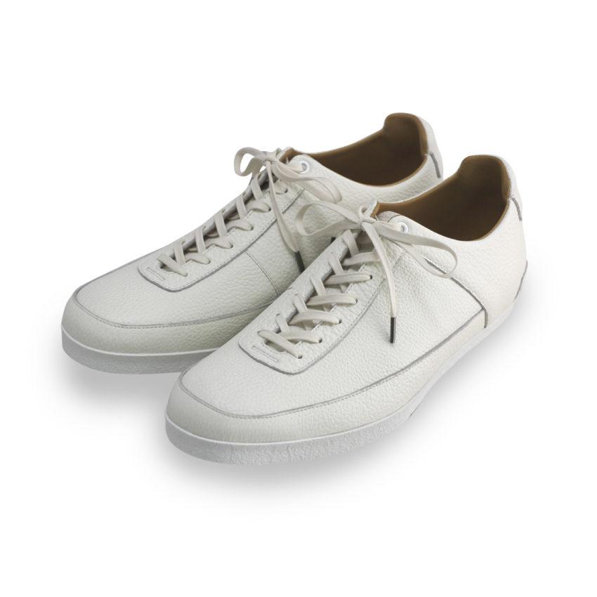 足に合わせてお作りする本革製スニーカー