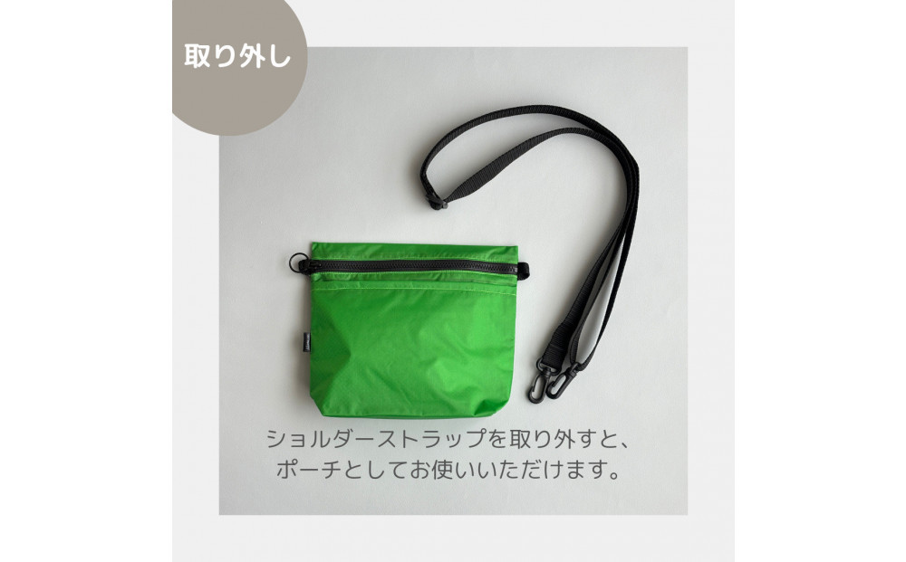 【緑】雨の日にも！ポケット付き軽量ナイロンショルダーバッグ　サコッシュ　撥水ポシェット