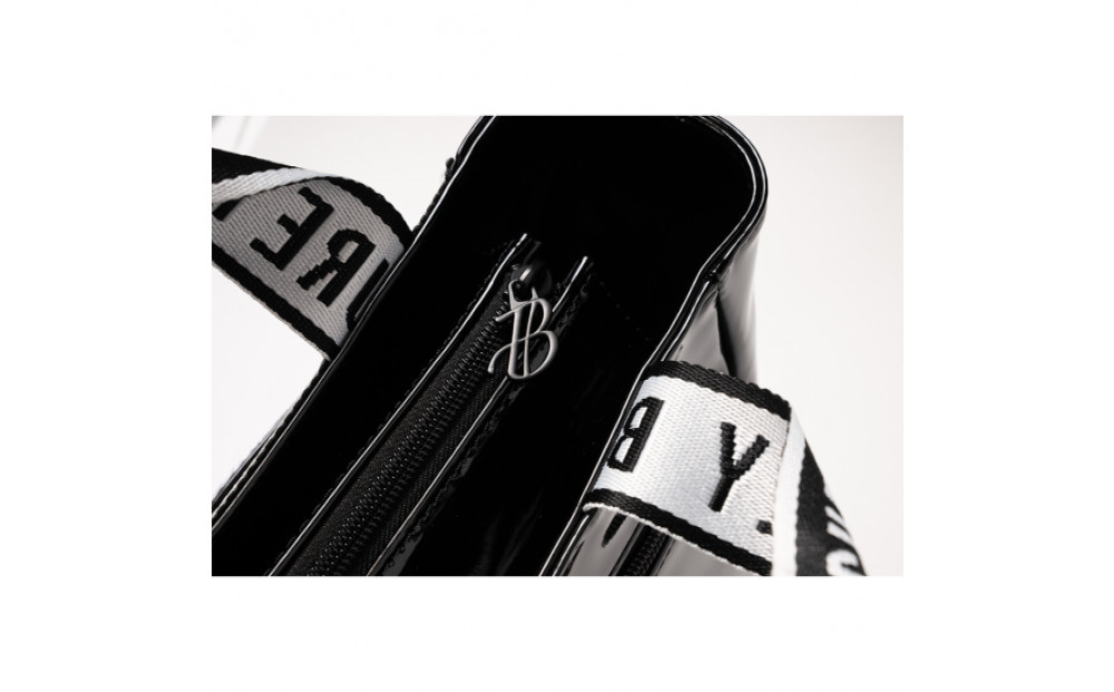 BUNCUREY　エナメルカートバック（BM23SS-17-037）〈ブラック〉