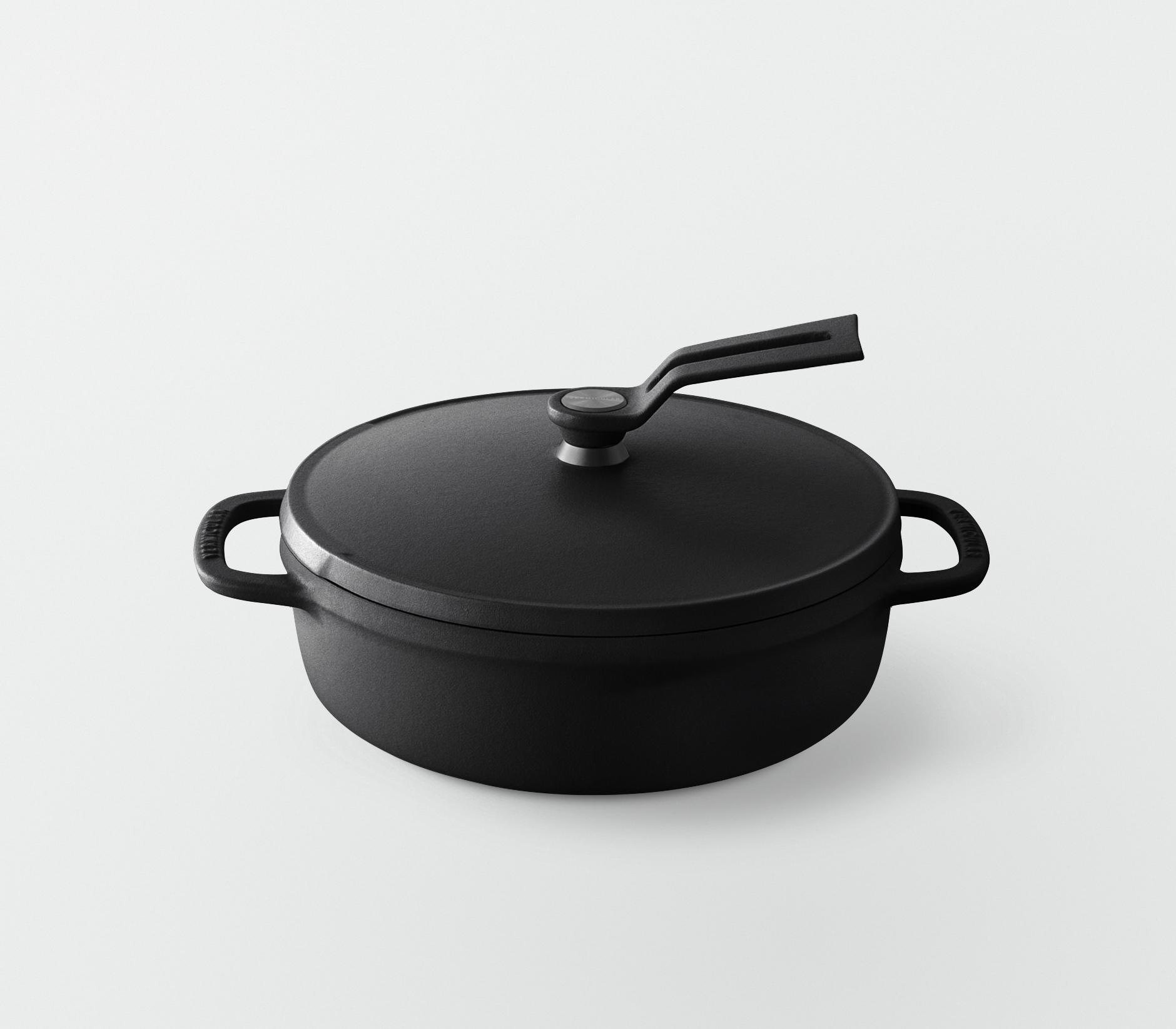 バーミキュラ オーブンポット2 18cm 浅型（マットブラック／セルフスタンディングリッド） | 鍋 なべ ホーロー鍋 調理器具 キッチン用品 VERMICULAR ガス火 ガス IH IH対応 エナメル加工 高級感 おしゃれ 無水調理 煮込み 蒸し 焼き 長持ち ギフト プレゼント 人気 おすすめ 送料無料