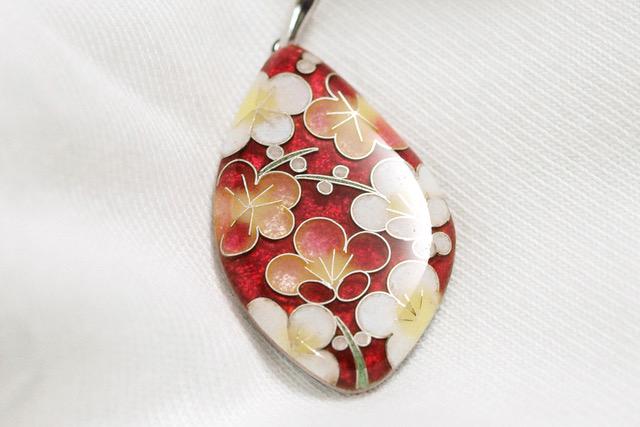 【尾張七宝窯元　加藤七宝製作所】極上ペンダント　紅梅