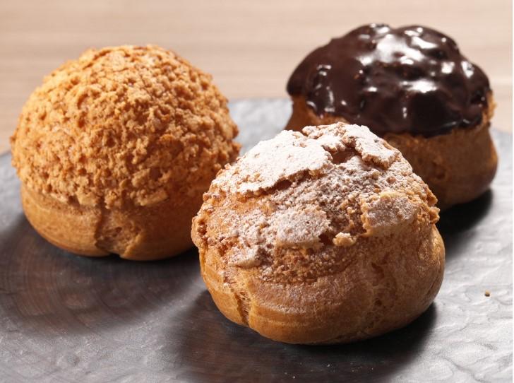 クッキーシュークリーム３個とハーフシャンティ３個とショコラシュー2個のセット