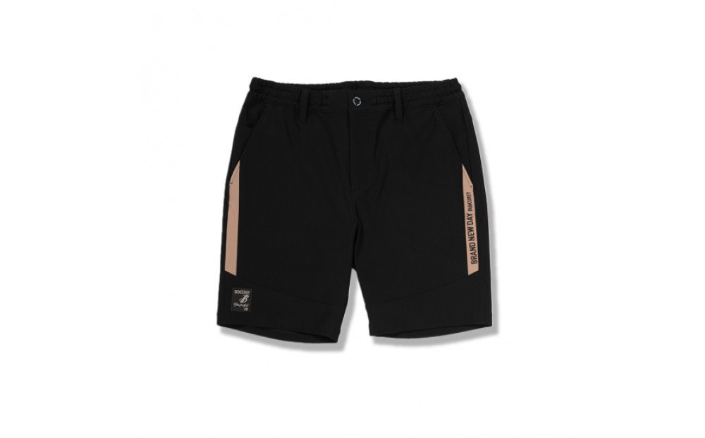 BUNCUREY　ゴルフウェア　ハーフパンツ（BM23SS-04-016）ブラック／サイズ5