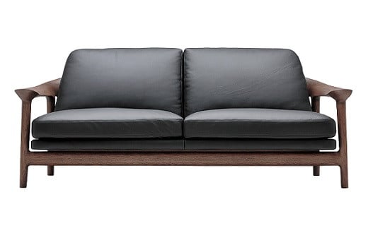 欧州の美意識を、日本の住まいへ。『BRIDGE』コレクションの２Pソファ　「ハンス・S・ヤコブセン」デザイン