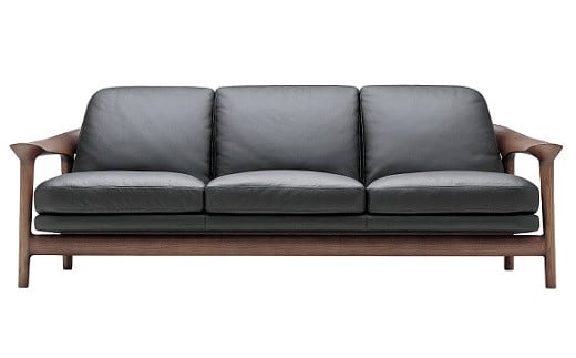 欧州の美意識を、日本の住まいへ。『BRIDGE』コレクションの３Pソファ　「ハンス・S・ヤコブセン」デザイン