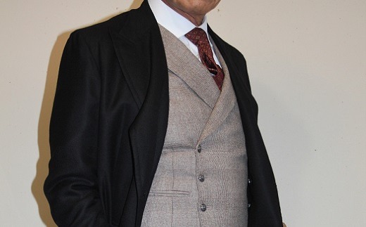 「とよはしの匠」が創るフルオーダーダブルスリーピーススーツ（仮縫付フルハンドビスポーク）