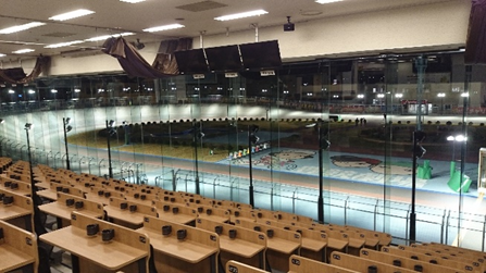 豊橋競輪本場開催（最終レース）のバンク内観戦