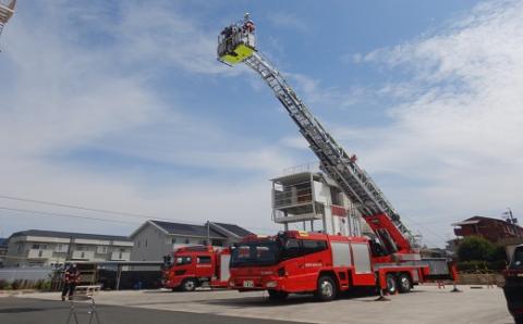 綱渡りに挑戦！はしご車に乗れる！ ｢ファイヤーレスキュー体験｣