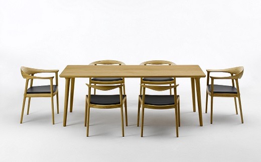 欧州の美意識を、日本の住まいへ。『BRIDGE』コレクションのダイニングテーブル160　「ハンス・S・ヤコブセン」デザイン