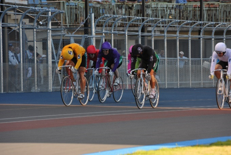 豊橋競輪本場開催（最終レース）のバンク内観戦