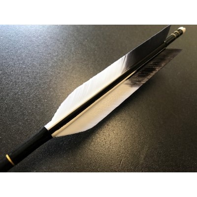 七面鳥アルミ矢「2014」　6本組(シャフト色:黒　矧ぎ糸:黒系)