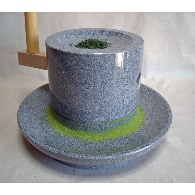 本格派の手挽き抹茶臼