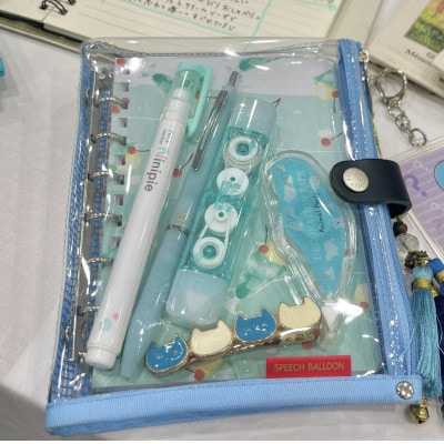 表紙がポーチになったM6ワイドサイズクリア手帳　推し活にも最高【SPEECHBALLOON】ブルー