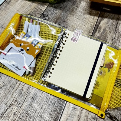 表紙がポーチになったM6ワイドサイズクリア手帳　推し活にも最高【SPEECHBALLOON】イエロー