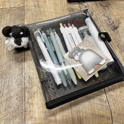 表紙がポーチになったカラードバインダーLの手帳　推し活に最高【SPEECHBALLOON】ブラック