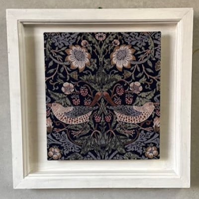 【ウィリアム　モリス】壁掛け　額縁セット　いちご泥棒　白