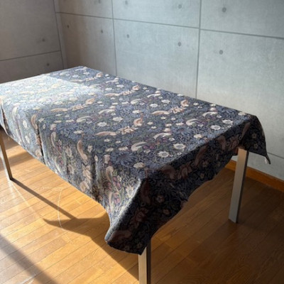 【ウイリアム　モリス】カーテン　マルチカバー　130cm×180cm　いちご泥棒