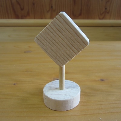 汽車と街セット(木製汽車1個、家4個、標識1個、汽車信号1個)