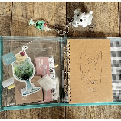 表紙がポーチになったカラードバインダーLの手帳　推し活に最高【SPEECHBALLOON】エメラルド