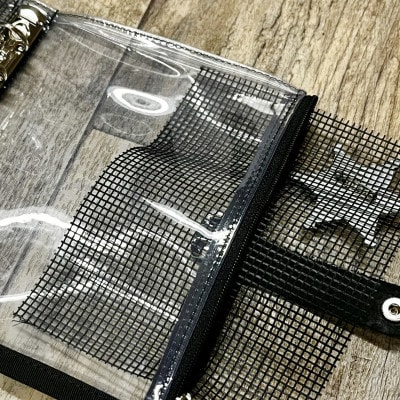 表紙がポーチになったカラードバインダーLの手帳　推し活に最高【SPEECHBALLOON】ブラック