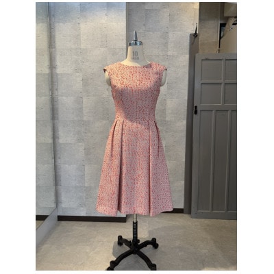 レディース　オーダースーツ専門店「レトル」フルオーダーチケット【30万円分】【配送不可地域：離島・北海道・沖縄県】