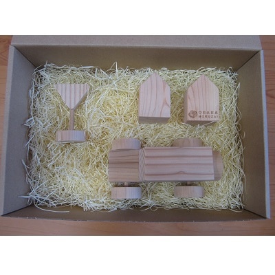 くるまセット(木製車1個、家2個、標識1個)