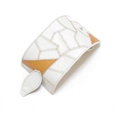 3つ折り財布 革のパッチワーク お札も小銭も入る「コロンとした小さなお財布」白色