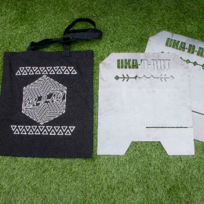 oka-d-art 黒皮鉄板 薪置き台 アイアン oka-d-artロゴ入 焚き火 オカディーアート