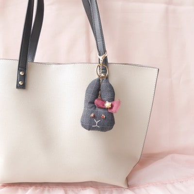 【高級スーツ生地使用】大人オシャレなうさぎのバッグチャーム