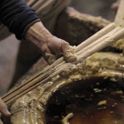 国内産ハゼの実蝋を100%使用　【冬】手描き絵ろうそく2本3セット(黒箱入り)約10cm