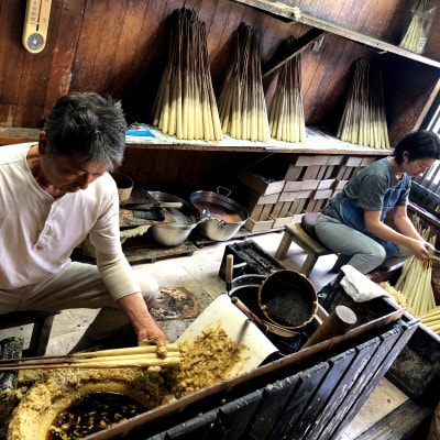 朱　イカリ2匁(10本入り)全工程手作り国内産ハゼの実蝋を100%使用〈伝統工芸品　和ろうそく〉