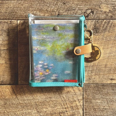 表紙がポーチになったM6ワイドサイズクリア手帳　推し活に最高【SPEECHBALLOON】エメラルド