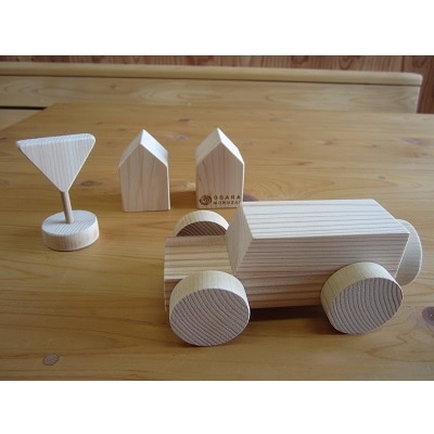 くるまセット(木製車1個、家2個、標識1個)