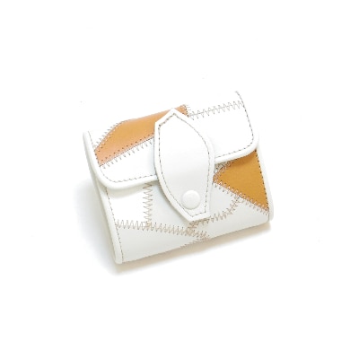 3つ折り財布 革のパッチワーク お札も小銭も入る「コロンとした小さなお財布」白色