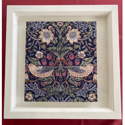 【ウィリアム　モリス】壁掛け　額縁セット　いちご泥棒　白