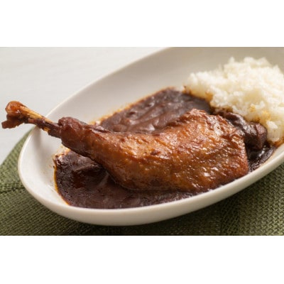 【食卓が騒然】国産おやどりの骨付きモモが丸ごと1本!/六ツ美のあの肉カレー中辛(2個セット)