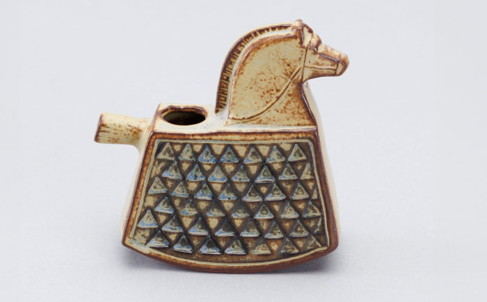 【瀬戸焼】一輪挿し 馬 【かしわ窯】 / 瀬戸焼 ギフト 一輪挿し 花瓶 花器 インテリア [BBAJ005]