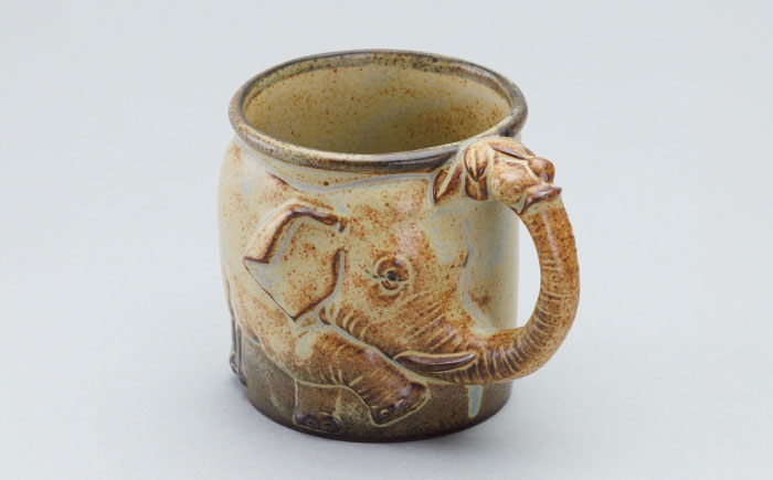 【瀬戸焼】動物マグ　ゾウ（M37）【かしわ窯】　/　瀬戸焼 ギフト マグ マグカップ コップ カップ / 瀬戸市 [BBAJ019]