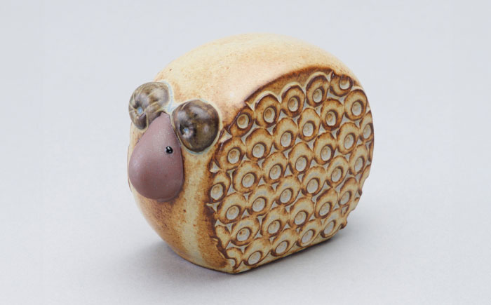 【瀬戸焼】 置物 ヒツジ フラット 【かしわ窯】 / インテリア 雑貨 オブジェ ギフト / 瀬戸市 [BBAJ041]