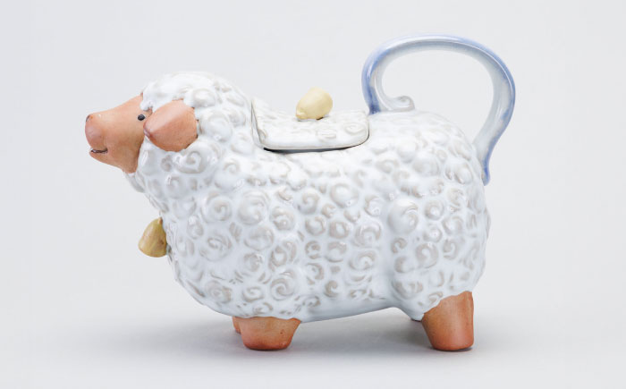 【瀬戸焼】 ティーポット ヒツジ 【かしわ窯】 / 食器 急須 ギフト / 瀬戸市 [BBAJ047]