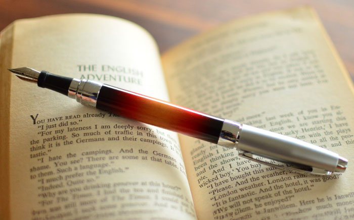 どんぐりの木の万年筆 サンバースト 1本 / 瀬戸市 / 【わたり工房】 / 文房具 ヴィンテージ ビンテージ ギター 木製 [BBAU001]