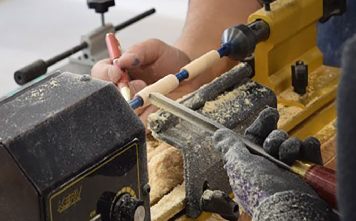 木のボールペン作り体験チケット 2名様 / 瀬戸市 / 【わたり工房】 / 手作り ボールペン 木製 体験 オリジナル ギフト [BBAU005]